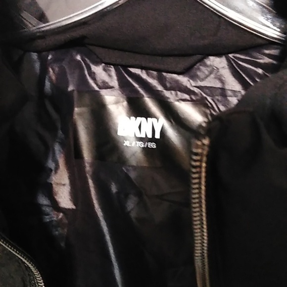 DKNY Quilted Black Puffer Jacket - Size XL - Picture 6 of 9